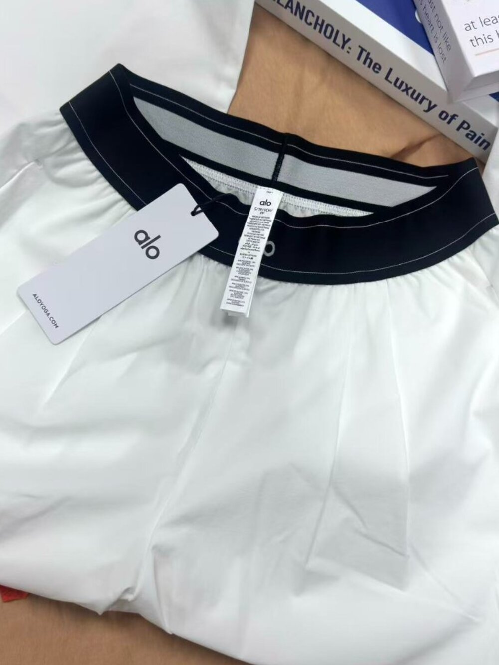 NWT ALO Yoga🧏‍♀️Suit Up Trouser White | Minimalist Style - Picture 3 of 8